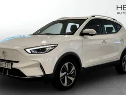 Vit (white) Begagnad 2022 MG ZS Luxury Sedan | 244 900 kr (Bra pris)