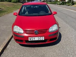 Röd Begagnad 2005 VW Golf IV Trendline Halvkombi | 5 000 kr (Superpris)