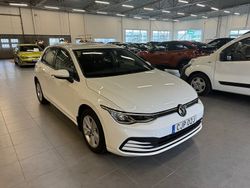 Vit Begagnad 2020 VW Golf VIII Halvkombi | 199 000 kr (Marknadspris)