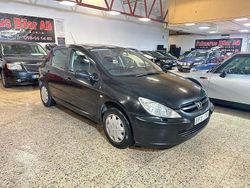 Svart Begagnad 2001 Peugeot 307 Halvkombi | 22 900 kr (Marknadspris)