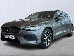 Grå Begagnad 2020 Volvo V60 Momentum Kombi | 259 900 kr (Marknadspris)