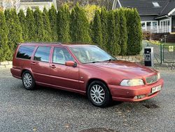 Röd Begagnad 1998 Volvo V70 Kombi | 19 900 kr (Marknadspris)