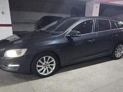 Grå Begagnad 2015 Volvo V60 Momentum Kombi | 115 000 kr (Marknadspris)