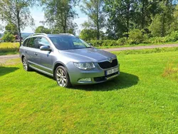 Silver Begagnad 2011 Skoda Superb Kombi | 42 500 kr (Marknadspris)