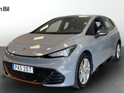 Ljusgrå (vapor grey) Begagnad 2022 Cupra Born Halvkombi | 219 900 kr (Bra pris)