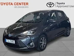 Mörkgrå Begagnad 2019 Toyota Yaris Hybrid Halvkombi | 169 900 kr (Marknadspris)