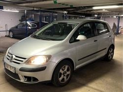 Silver Begagnad 2006 VW Golf Plus Cross Comfortline Minibuss | 25 000 kr (Bra pris)