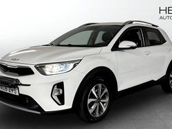 Vit Begagnad 2021 Kia Stonic Advance SUV | 175 000 kr (Marknadspris)