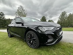 Svart Begagnad 2024 Audi Q8 e-tron S-Line SUV | 675 000 kr (Bra pris)
