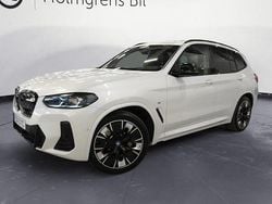 Vit Begagnad 2022 BMW iX3 M Sport SUV | 419 900 kr (Marknadspris)
