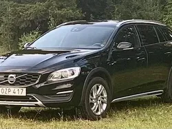 Svart Begagnad 2016 Volvo V60 CC Summum Kombi | 105 000 kr (Bra pris)