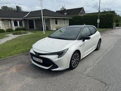 Vit Begagnad 2019 Toyota Corolla Style Halvkombi | 194 900 kr (Bra pris)