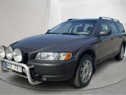 Brun Begagnad 2005 Volvo XC70 Momentum SUV | 28 000 kr (Bra pris)