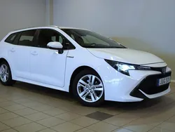 Vit Begagnad 2021 Toyota Corolla Hybrid Kombi | 209 900 kr (Marknadspris)