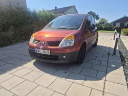 Röd Begagnad 2005 Renault Modus Minibuss | 16 500 kr
