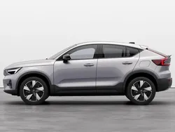 Silver Ny 2025 Volvo EC40 Plus SUV | 565 500 kr (Superpris)