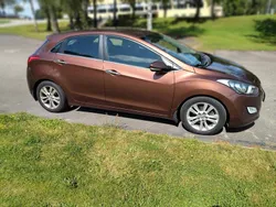 Brun Begagnad 2013 Hyundai i30 Premium Halvkombi | 55 000 kr (Superpris)