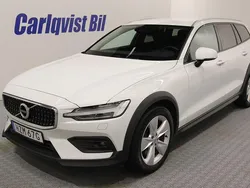 Vit Begagnad 2021 Volvo V60 CC Kombi | 299 000 kr (Marknadspris)