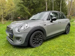 Grå Begagnad 2017 Mini Cooper Pepper Halvkombi | 137 500 kr (Lite dyr)