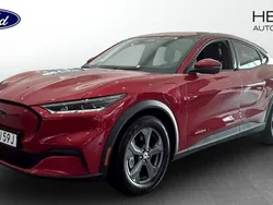 Röd (red) Begagnad 2021 Ford Mustang Mach-E SUV | 369 900 kr (Superpris)