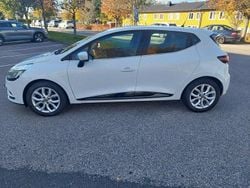 Vit Begagnad 2019 Renault Clio IV Intens Halvkombi | 85 000 kr (Marknadspris)