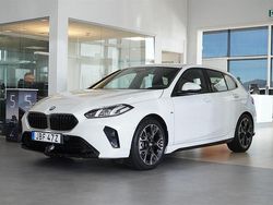 Vit Begagnad 2025 BMW 120 M Sport Halvkombi | 374 800 kr