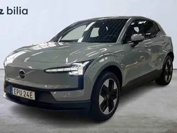 Grå Begagnad 2025 Volvo EX30 Single Motor Extended Range SUV | 378 000 kr (Marknadspris)