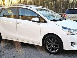 Vit Begagnad 2016 Toyota Verso Multidrive S Minibuss | 159 900 kr (Bra pris)