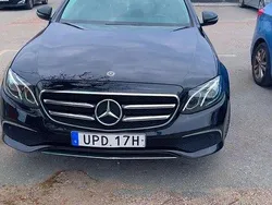 Svart Begagnad 2020 Mercedes E220 Avantgarde Kombi | 260 000 kr