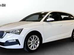 Vit Begagnad 2022 Skoda Scala Style Halvkombi | 169 900 kr (Marknadspris)