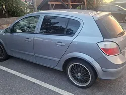 Grå Begagnad 2005 Opel Astra Halvkombi | 9 990 kr (Dyr)