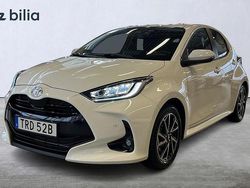 Vit Begagnad 2025 Toyota Yaris Hybrid Active Halvkombi | 269 900 kr (Lite dyr)