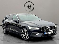 Svart Begagnad 2021 Volvo V60 SE Kombi | 284 900 kr (Marknadspris)