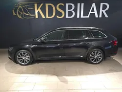 Svart Begagnad 2016 Skoda Superb LAURIN & KLEMENT Kombi | 179 500 kr (Marknadspris)
