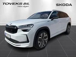 Vit (moon white metallic) Ny 2025 Skoda Kodiaq SportLine SUV | 556 800 kr
