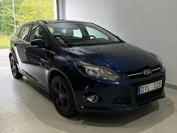 Blå Begagnad 2012 Ford Focus Titanium Halvkombi | 41 500 kr (Marknadspris)