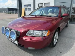 Röd Begagnad 2005 Volvo V70 Kinetic Kombi | 35 900 kr (Marknadspris)