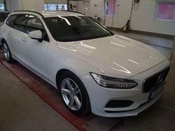 Vit Begagnad 2017 Volvo V90 Kinetic Kombi | 179 000 kr (Marknadspris)