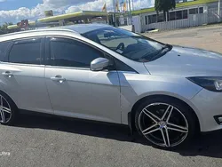 Grå Begagnad 2015 Ford Focus Kombi | 69 000 kr (Marknadspris)