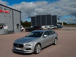 Silver Begagnad 2017 Volvo V90 Momentum Kombi | 179 900 kr (Marknadspris)