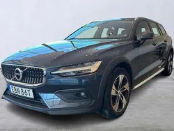 Begagnad 2022 Volvo V60 CC Kombi | 345 000 kr (Marknadspris)
