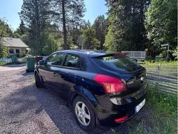 Svart Begagnad 2011 Kia Ceed Halvkombi | 32 990 kr (Bra pris)