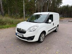 Vit Begagnad 2015 Opel Combo Minibuss | 39 900 kr (Bra pris)