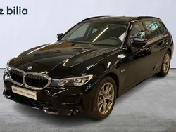 Svart Begagnad 2022 BMW 330e Sport Line Kombi | 339 000 kr (Superpris)