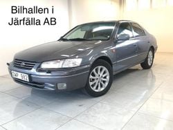 Mörkgrå Begagnad 1998 Toyota Camry Sedan | 32 900 kr (Marknadspris)