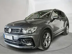 Grå Begagnad 2019 VW Tiguan R-line SUV | 284 800 kr (Bra pris)