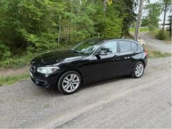 Svart Begagnad 2016 BMW 118 Advantage Halvkombi | 72 000 kr (Superpris)