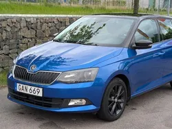Blå Begagnad 2017 Skoda Fabia Style Halvkombi | 105 000 kr (Marknadspris)