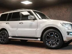 Vit Begagnad 2015 Mitsubishi Pajero SUV | 185 000 kr (Bra pris)