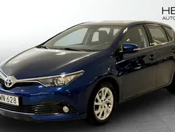 Mörkblå (blue) Begagnad 2015 Toyota Auris Halvkombi | 119 900 kr (Bra pris)